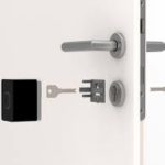 Hier hoort een foto van de installatie van een Nuki Smart Lock